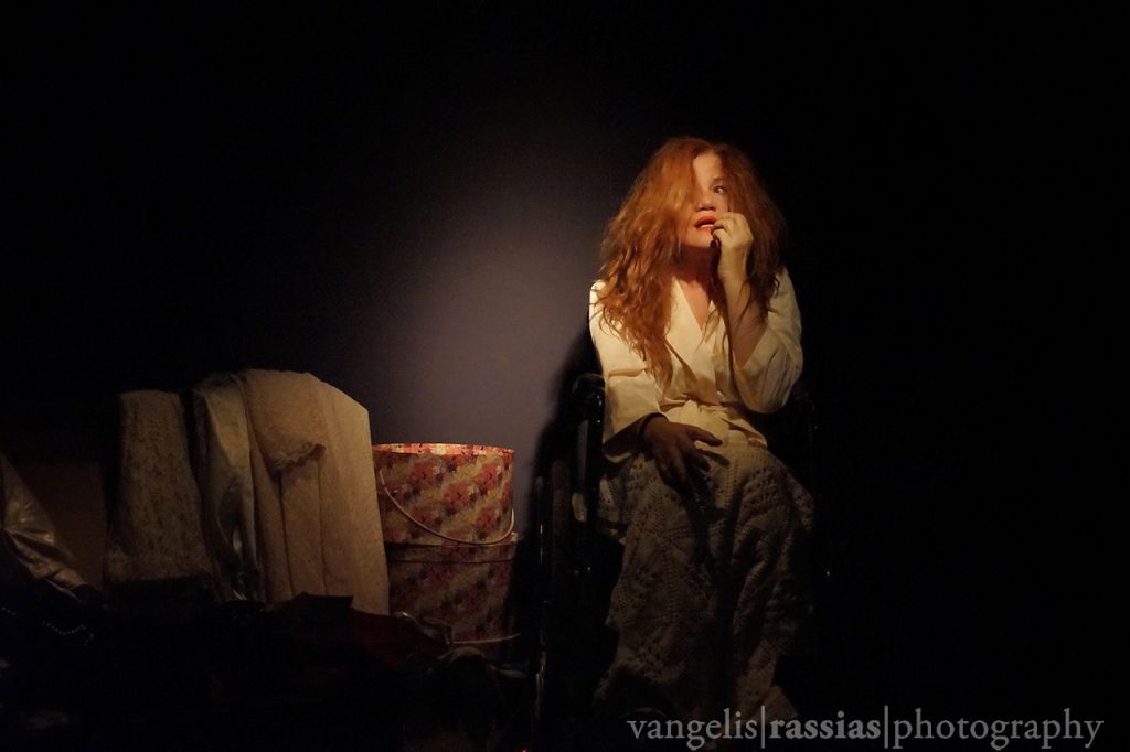 Αθήνα Παππά: Ερμηνεία ζωής στην παράσταση «Τι με κοιτάς έτσι;»