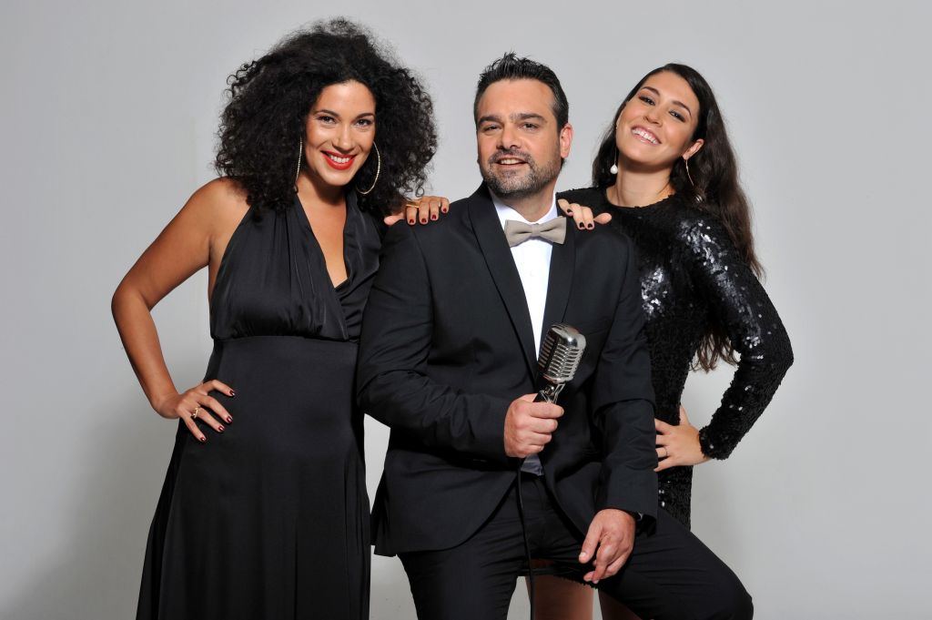 Δώρος Δημοσθένους, Γιάννα Βασιλείου και Sugahspank! μιλούν -και τραγουδούν- για τα Χριστούγεννα