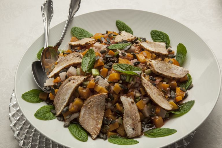 Σαλάτα με κολοκύθα, γαλοπούλα και βινεγκρέτ από γλυκό κρασί