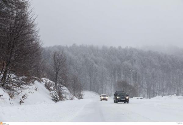 Χιόνια στην Κεντρική Μακεδονία – Πού χρειάζονται αλυσίδες