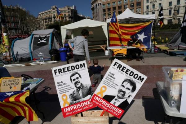 Καταλονία: Απεργία πείνας άρχισαν δύο ηγέτες του αποσχιστικού κινήματος