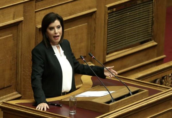 Ασημακοπούλου: Μοιράζουν ψίχουλα μήπως και περιορίσουν την κομματική τους πανωλεθρία