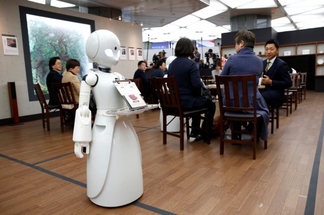 Τόκιο: Σερβιτόροι-ρομπότ ελέγχονται από ανθρώπους με σωματική αναπηρία