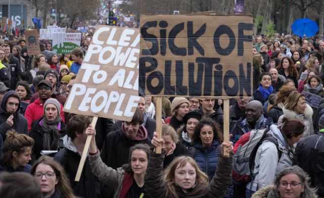 Χιλιάδες κόσμου στις Βρυξέλλες για την κλιματική αλλαγή