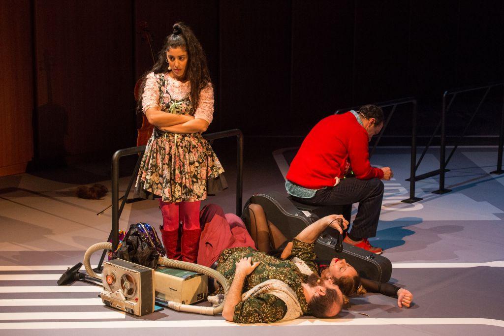 Πρώτες φωτογραφίες και βίντεο από το μιούζικαλ «Once»