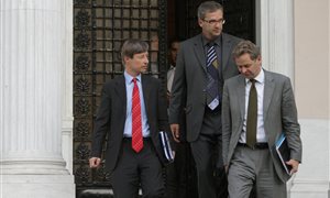 Στα «χέρια» της τρόϊκας το σχέδιο για τον κατώτατο μισθό