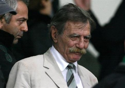 Συμπαράσταση «καπετάνιου» σε Κωνσταντόπουλο