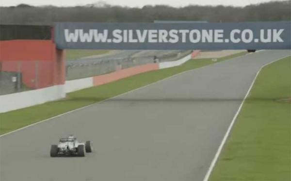 Το νέο ασημένιο βέλος της Mercedes-Benz στο Silverstone -αφ υψηλού