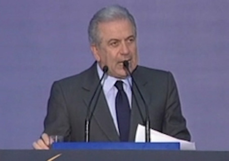 Δ.Αβραμόπουλος: Ο πρώτος κίνδυνος είναι η αποπομπή της Ελλάδας από την Ευρωζώνη