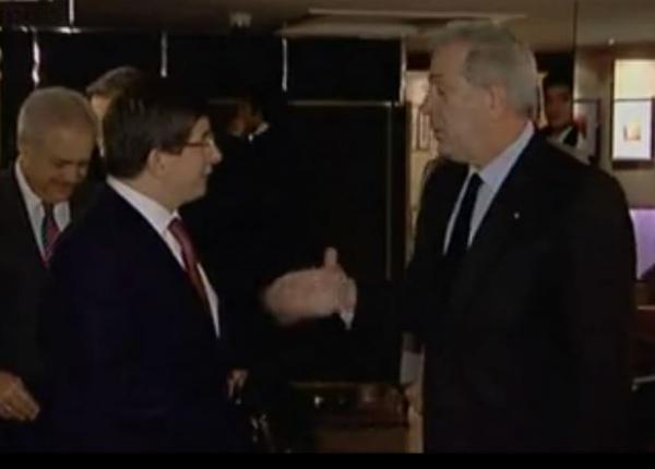 «Μην σκέφτεστε καν τη διχοτόμηση» απαντά το ΥΠΕΞ στον Νταβούτογλου