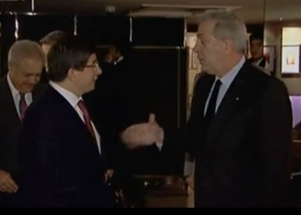 «Μην σκέφτεστε καν τη διχοτόμηση» απαντά το ΥΠΕΞ στον Νταβούτογλου