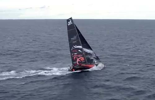 Volvo Ocean Race 2011-2012: Άτυχη στιγμή για τα σκάφη «Abu Dhabi» και «Sanya»