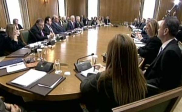 Aντιδρούν κόμματα και βουλευτές στις απαιτήσεις της τρόικας