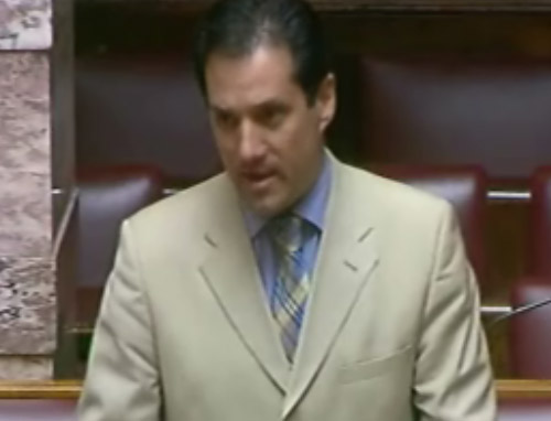 Πρωτοφανής κόντρα στη Βουλή ΚΚΕ-ΛΑΟΣ για το κλείσιμο των λιμανιών από το ΠΑΜΕ