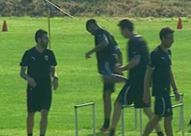 Η πρετοιμασία της ΑΕΚ για το παιχνίδι με την Νταντί Γιουνάιτεντ και οι υποψήφιοι αμυντικοί της