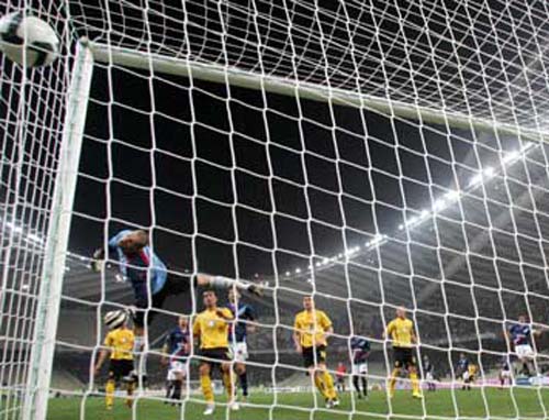 Ο Σκόκο γλίτωσε την ΑΕΚ, ήττα του ΠΑΟΚ στη Λάρισα