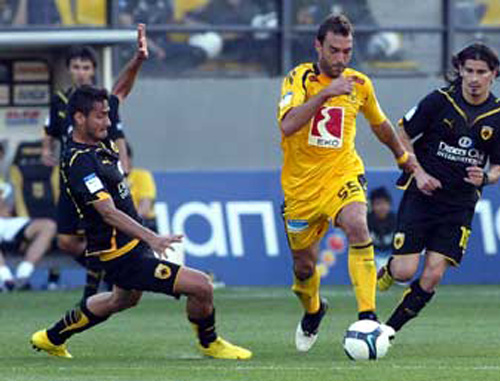 Η ΑΕΚ ισοφάρισε τον Αρη στο «Βικελίδης» και ανέδειξε νικητή τον… ΠΑΟΚ