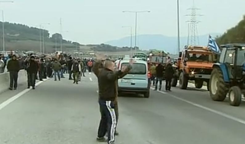 Μπλόκα αγροτών σε όλη την Ελλάδα