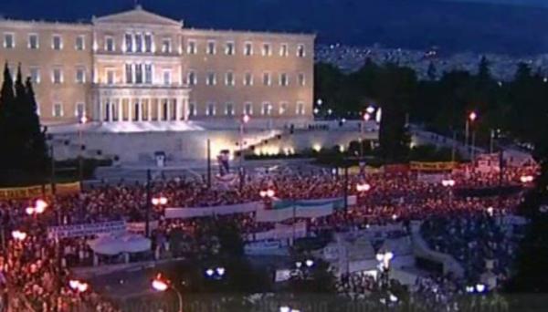 Χιλιάδες «αγανακτισμένοι» και σήμερα στο Σύνταγμα