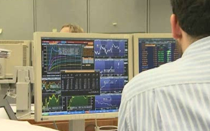 Στα ύψη τα ασφάλιστρα κινδύνου των ελληνικών ομολόγων