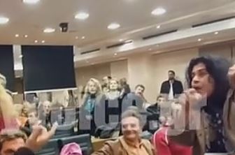 Αγρότες διέκοψαν εκδήλωση του ΣΥΡΙΖΑ στο Αγρίνιο