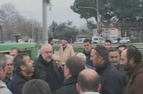 Τα μέτρα δεν έπεισαν τους αγρότες