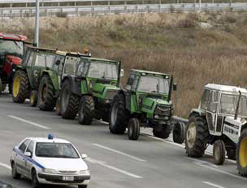 Κλιμακώνεται η αντιπαράθεση