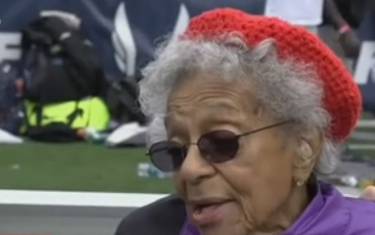 «Σπάει τα κοντέρ» η υπεραιωνόβια «σούπερ γιαγιά»