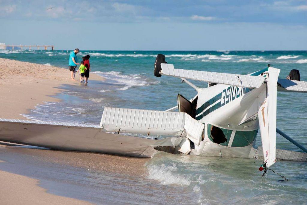Πτώση αεροσκάφους στο Μαϊάμι – Τέσσερις τραυματίες