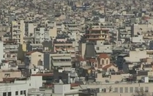 Η κυβέρνηση περιμένει την έγκριση της τρόικα για τα ακίνητα