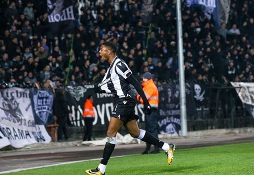 Τα συγχαρητήρια των διάσημων φίλων του Ακπόμ