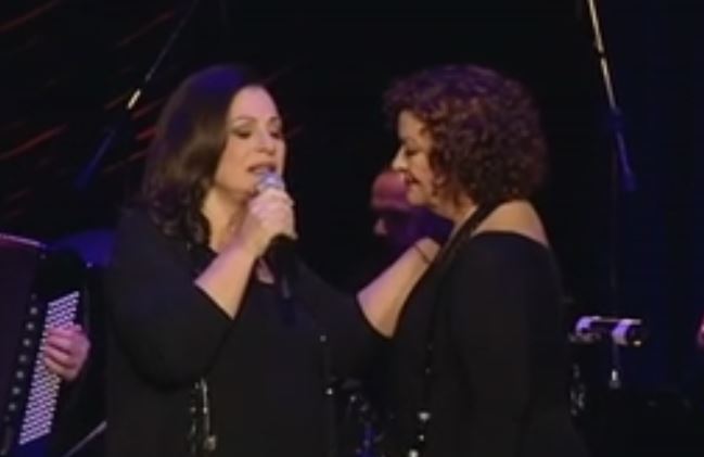 Χάρις Αλεξίου και Τάνια Τσανακλίδου μαζί στη σκηνή
