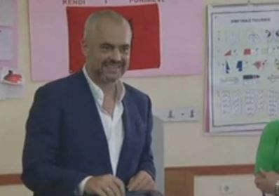 Ο Έντι Ράμα πάει για νίκη στις αλβανικές εκλογές