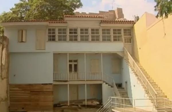 Στο σφυρί το ιστορικό σπίτι της οικογένειας «Κοκοβίκου» στα Αναφιώτικα