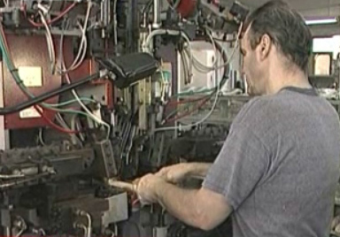 Εκτόξευση της ανεργίας, δυσοίωνες προβλέψεις από ΙΝΕ/ΓΣΕΕ