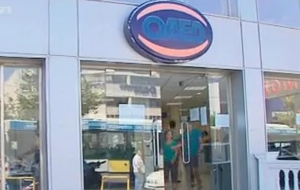 Πάνω από 350.000 νέοι άνεργοι μέσα σε ένα χρόνο