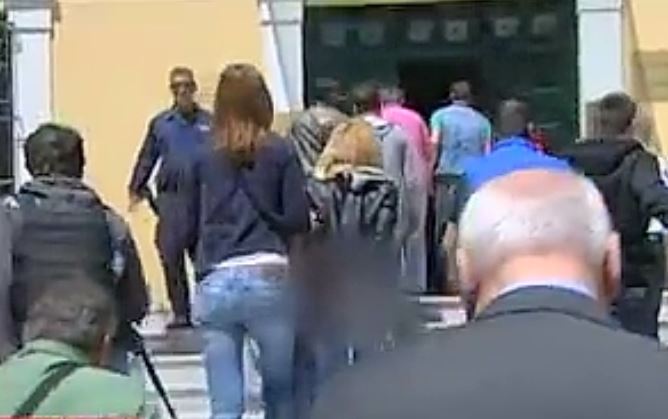 Σε αντιφάσεις πέφτουν οι γονείς της 4χρονης Άννυ