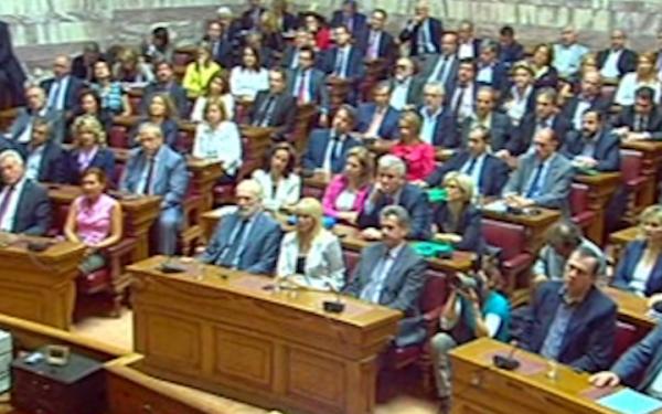 Αντιδράσεις των κομμάτων για το μεσοπρόθεσμο