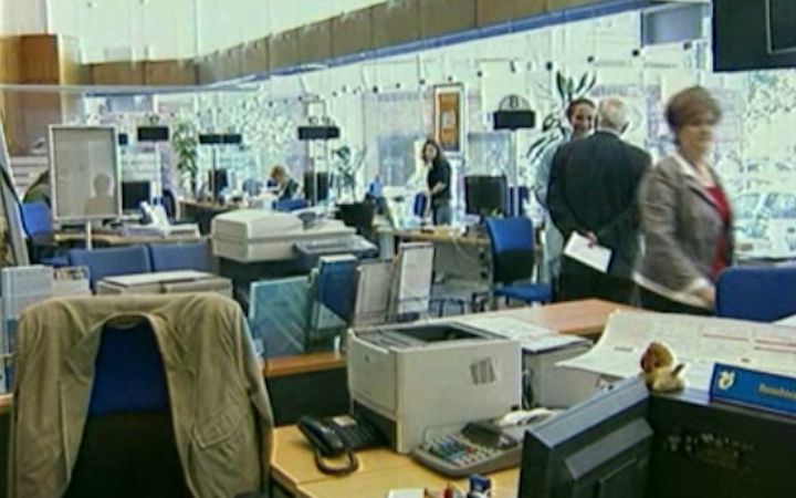 Αντιδράσεις εργαζομένων και κομμάτων από τη συγχώνευση Alpha-Eurobank