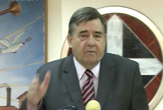 Κατώτερη των περιστάσεων η συνέντευξη του πρωθυπουργού κατά τον Γ.Καρατζαφέρη