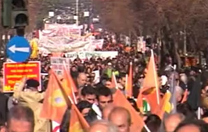 Αντιδρούν πολίτες και κόμματα στο νέο μνημόνιο