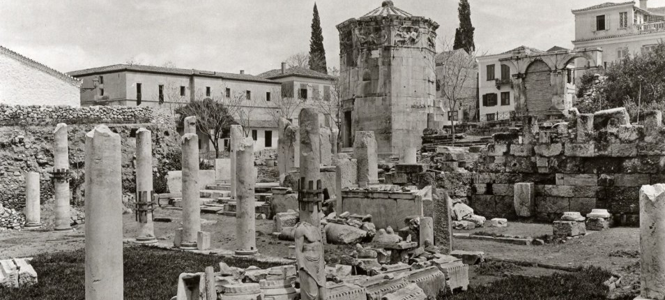 Έκθεση του Ρόμπερτ Μακέιμπ για τα 180 χρόνια της Εν Αθήναις Αρχαιολογικής Εταιρείας