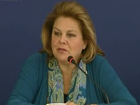 Ο νόμος για τις επιχειρησιακές συμβάσεις είναι ευθυγραμμισμένος με το Μνημόνιο, λέει η Κομισιόν