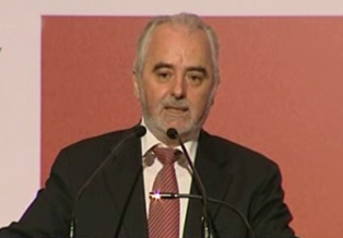 Μείωση των ασφαλιστικών εισφορών κατά 25% έως το 2013 εξήγγειλε ο Γ.Κουτρουμάνης