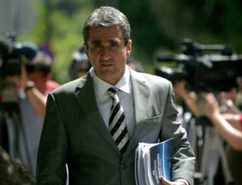 Μήνυμα Λοβέρδου στους φαρμακοβιομηχάνους να μειώσουν τα κέρδη τους