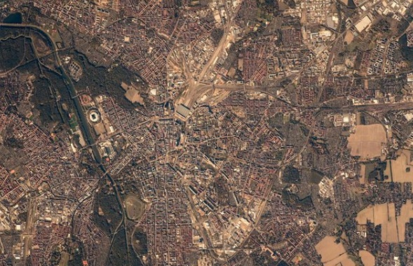O αστροναύτης Αλεξάντερ Γκερστ φωτογραφίζει τη Γη από ψηλά