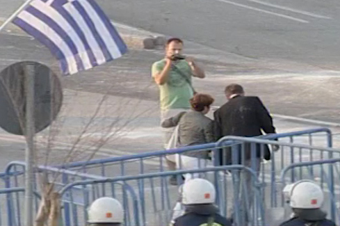 Αυγά στους επισήμους που φτάνουν στη ΔΕΘ