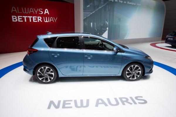 Η πρεμιέρα του ανανεωμένου Toyota Auris στο «floor» της 85ης ελβετικής έκθεσης
