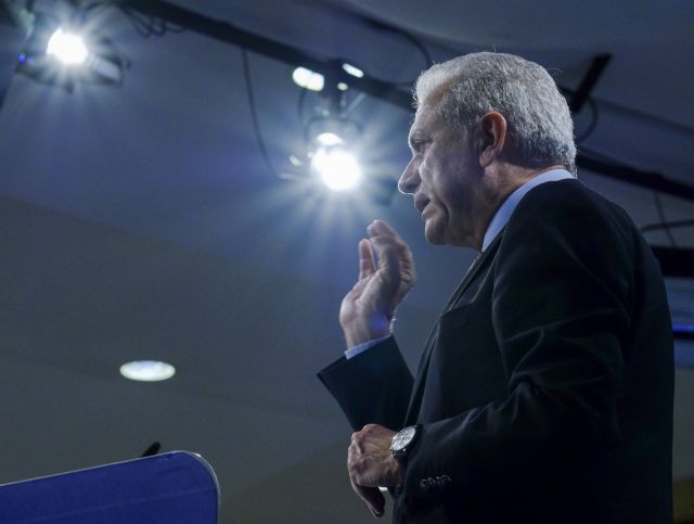 Avramopoulos says EU preparing legal framework to secure internet against terrorists, far-right