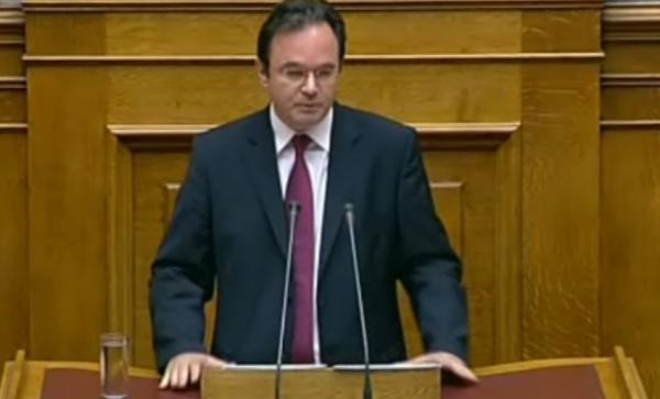 Παπακωνσταντίνου: «Χαράζουμε κόκκινη γραμμή στα αυθαίρετα»